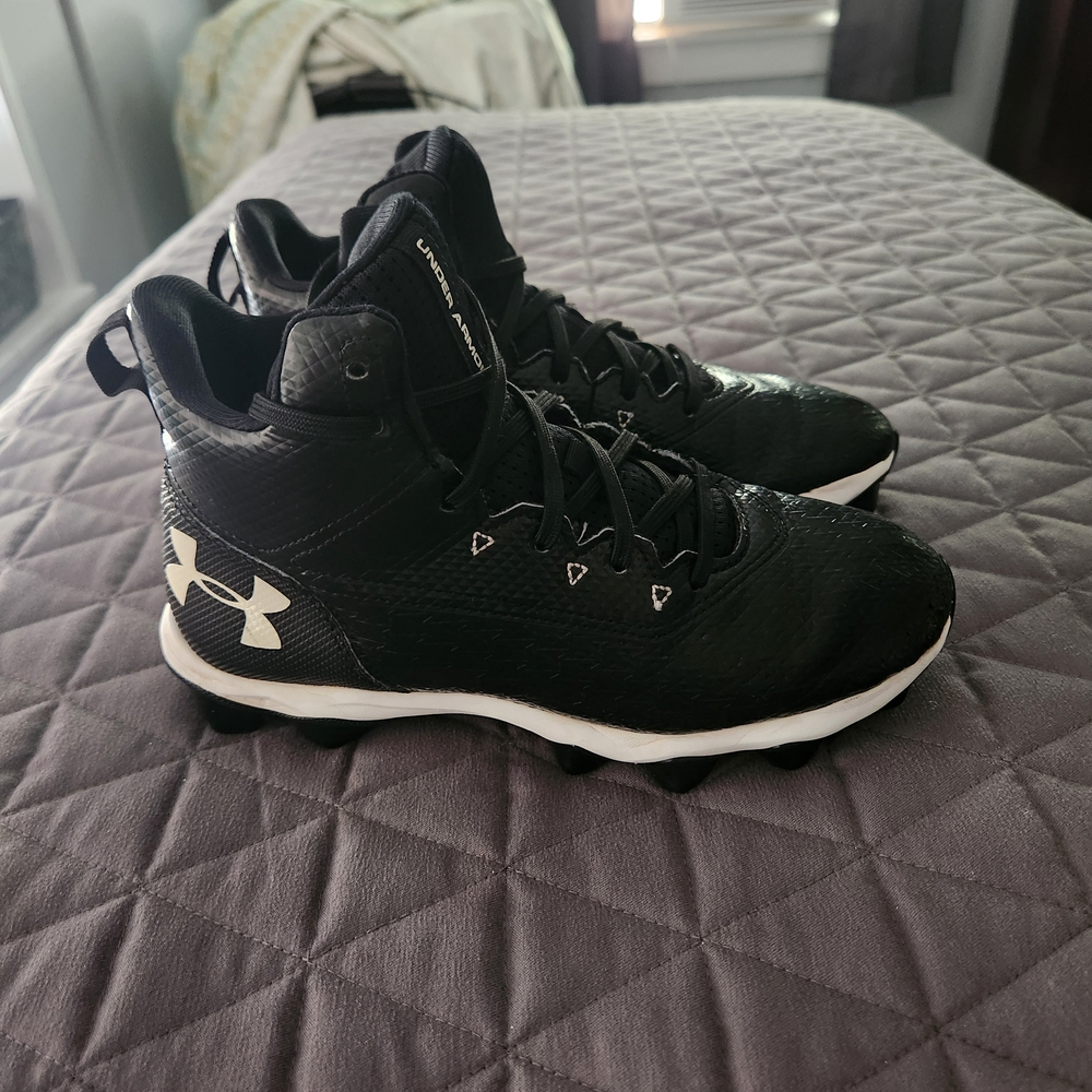 Under Armour Cleats Size 4.5 Youth - Picture 2 of 5